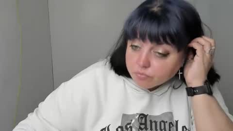 Tina online show from 10-01-25, 11:05