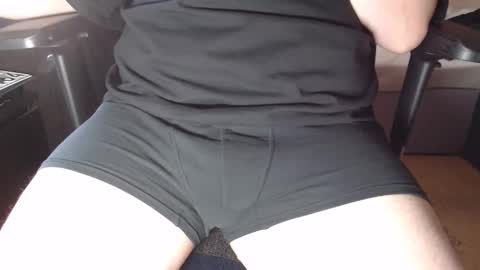 Snapshot of tinas_sklave chatting on 11-23-25, 12:16 tinas_sklave online show from 11-23-25, 12:16