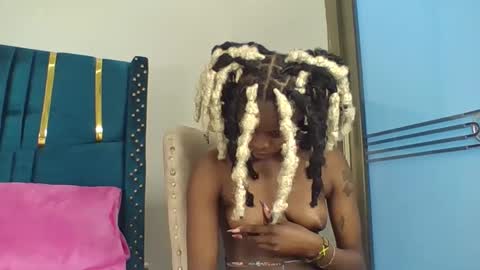 Snapshot of tinashe004 chatting on 11-17-25, 07:08 tinashe online show from 11-17-25, 07:08