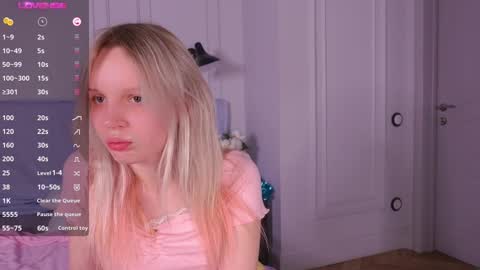 tinasiner online show from 12-08-24, 02:19