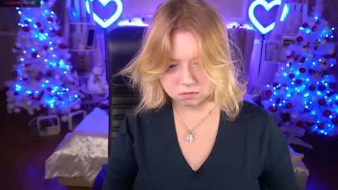 TinkerrBelll online show from 12-30-24, 01:58