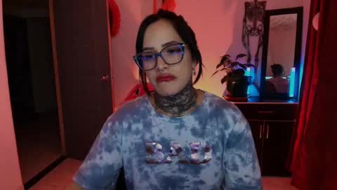 I AM BELLA  ----------- follow my  IG  TINNS 69 online show from 10-12-25, 12:53