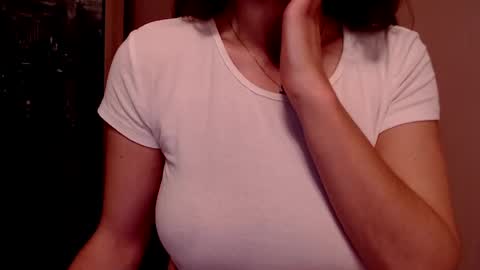 Snapshot of tiny_bb chatting on 12-05-24, 08:33 Lily online show from 12-05-24, 08:33