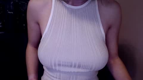 Snapshot of tiny_bb chatting on 12-30-24, 07:59 Lily online show from 12-30-24, 07:59