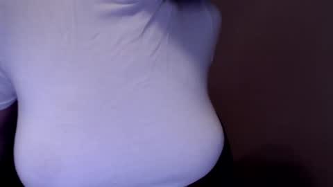 Snapshot of tiny_bb chatting on 01-06-25, 09:30 Lily online show from 01-06-25, 09:30