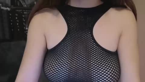 Snapshot of tiny_bb chatting on 01-12-25, 01:11 Lily online show from 01-12-25, 01:11