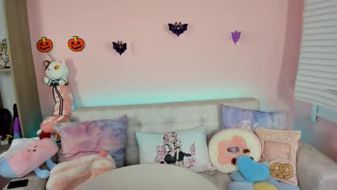 tiny_cora online show from 10-01-25, 04:35