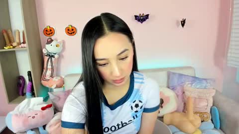 tiny_cora online show from 10-03-25, 04:15