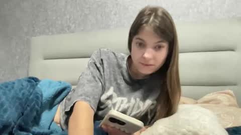 Gloria online show from 11-17-25, 04:29