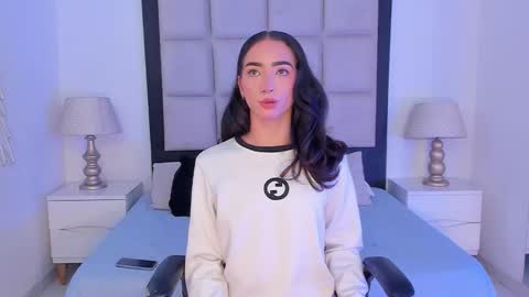 Thomm  Independent Model online show from 01-08-26, 04:04