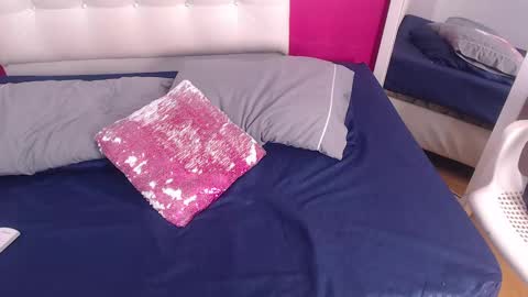 tiny_whore18 online show from 10-13-25, 04:18