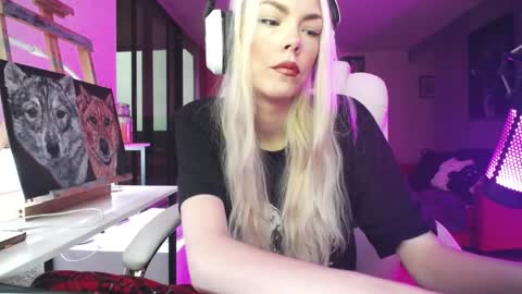 stage Kylie Sinner  brand CLITBAIT online show from 10-19-25, 10:16