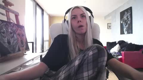 stage Kylie Sinner  brand CLITBAIT online show from 11-01-25, 12:29