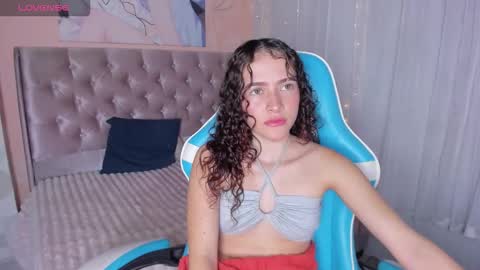 Snapshot of tinysophi chatting on 11-10-25, 12:31 tinysophi online show from 11-10-25, 12:31