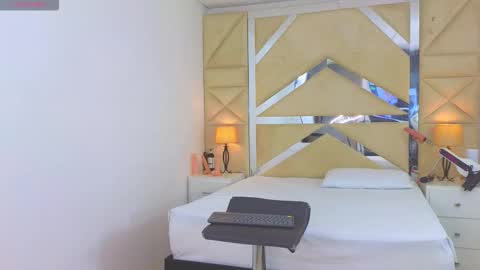 Tiphani Walker online show from 11-28-25, 11:18