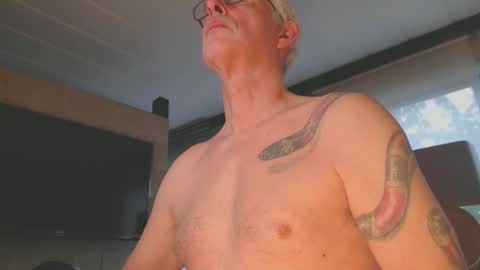 Snapshot of tirexxx_x chatting on 10-01-25, 06:08 tirexxx_x online show from 10-01-25, 06:08
