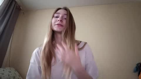 Hi Im Carry 18 years old online show from 11-03-25, 06:36