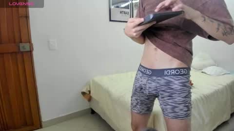 Snapshot of titan_volcano chatting on 12-01-25, 11:32 Titan Volcano online show from 12-01-25, 11:32