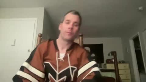 Snapshot of tleigh24 chatting on 01-16-25, 01:06 tleigh24 online show from 01-16-25, 01:06