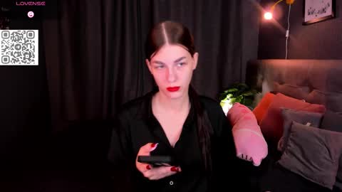 Snapshot of to_your chatting on 10-31-25, 10:44 2 GMT Mo Tu We Th Fr 10am-4am online show from 10-31-25, 10:44