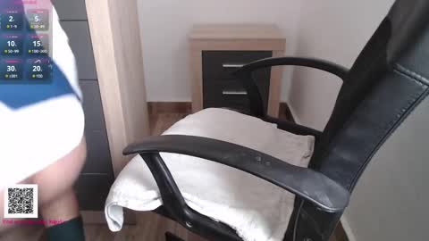 Snapshot of toaster1993 chatting on 01-21-25, 11:56 Leonel online show from 01-21-25, 11:56