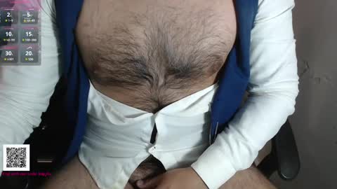 Snapshot of toaster1993 chatting on 02-06-25, 11:04 Leonel online show from 02-06-25, 11:04