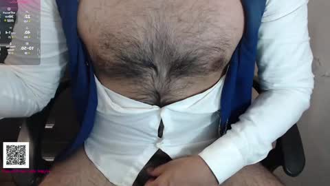 Snapshot of toaster1993 chatting on 02-18-25, 06:58 Leonel online show from 02-18-25, 06:58