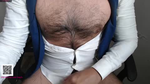 Snapshot of toaster1993 chatting on 03-04-25, 10:02 Leonel online show from 03-04-25, 10:02