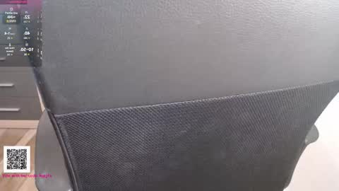 Snapshot of toaster1993 chatting on 09-19-25, 07:21 Leonel online show from 09-19-25, 07:21