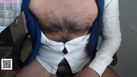 Snapshot of toaster1993 chatting on 09-20-25, 06:36 Leonel online show from 09-20-25, 06:36