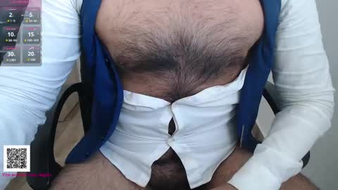 Snapshot of toaster1993 chatting on 09-25-25, 01:48 Leonel online show from 09-25-25, 01:48