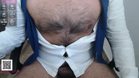 Snapshot of toaster1993 chatting on 10-03-25, 01:41 Leonel online show from 10-03-25, 01:41