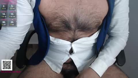 Snapshot of toaster1993 chatting on 10-04-25, 06:22 Leonel online show from 10-04-25, 06:22