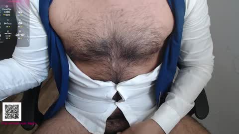 Snapshot of toaster1993 chatting on 10-05-25, 07:17 Leonel online show from 10-05-25, 07:17