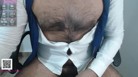 Snapshot of toaster1993 chatting on 10-12-25, 06:51 Leonel online show from 10-12-25, 06:51