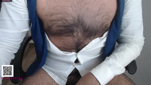 Snapshot of toaster1993 chatting on 10-13-25, 03:34 Leonel online show from 10-13-25, 03:34