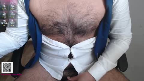 Snapshot of toaster1993 chatting on 10-14-25, 08:15 Leonel online show from 10-14-25, 08:15