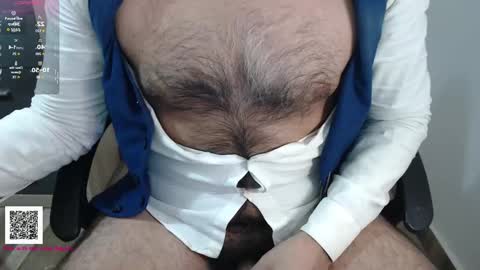 Snapshot of toaster1993 chatting on 10-30-25, 05:02 Leonel online show from 10-30-25, 05:02