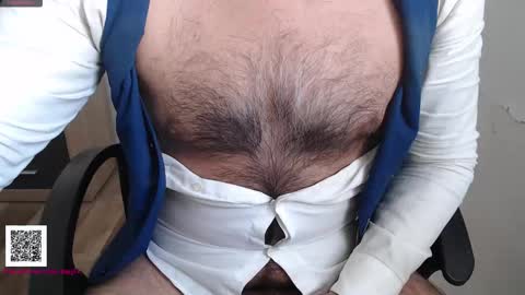 Snapshot of toaster1993 chatting on 11-01-25, 12:07 Leonel online show from 11-01-25, 12:07