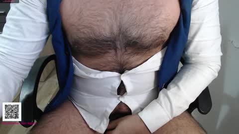 Snapshot of toaster1993 chatting on 11-10-25, 06:45 Leonel online show from 11-10-25, 06:45