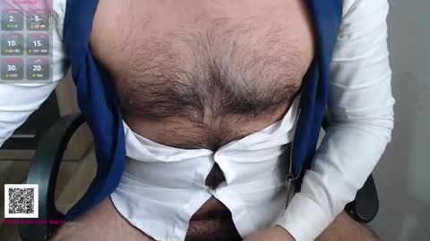 Snapshot of toaster1993 chatting on 11-14-25, 08:46 Leonel online show from 11-14-25, 08:46