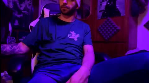 Snapshot of tobi2001x chatting on 02-03-26, 06:00 Tobias online show from 02-03-26, 06:00