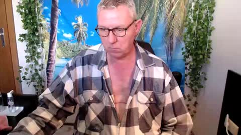 Snapshot of tobiassol chatting on 11-23-25, 08:47 tobiassol online show from 11-23-25, 08:47