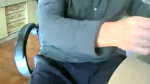 Tobiko online show from 12-22-25, 01:30