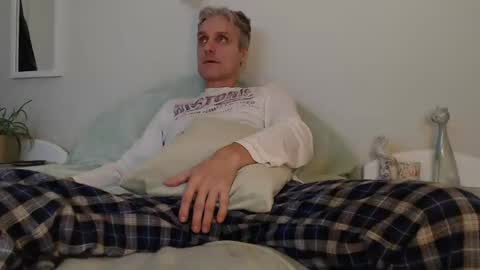 Daniel Bisexual uncut 20cm online show from 12-25-24, 02:45