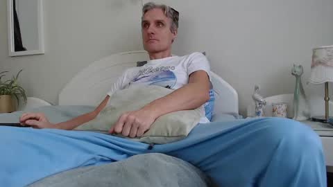 Daniel Bisexual uncut 20cm online show from 01-05-25, 08:54