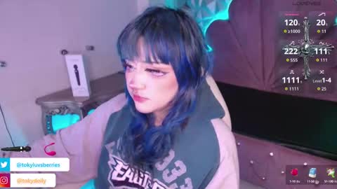 Snapshot of toky_doll chatting on 10-10-25, 12:42 toky online show from 10-10-25, 12:42