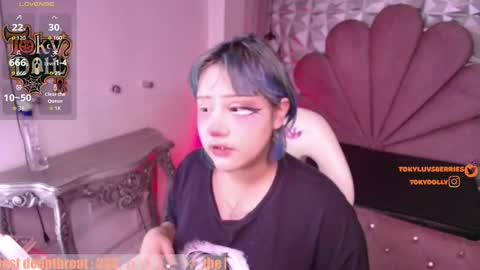 Snapshot of toky_doll chatting on 10-24-25, 08:27 toky online show from 10-24-25, 08:27