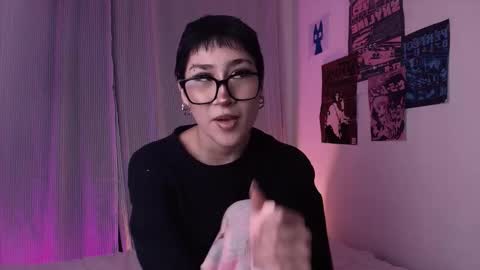  Halsey  Sofii  online show from 12-15-25, 04:06