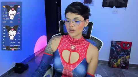 Snapshot of tokyo_uwu chatting on 10-31-25, 03:18 sofi 3 online show from 10-31-25, 03:18